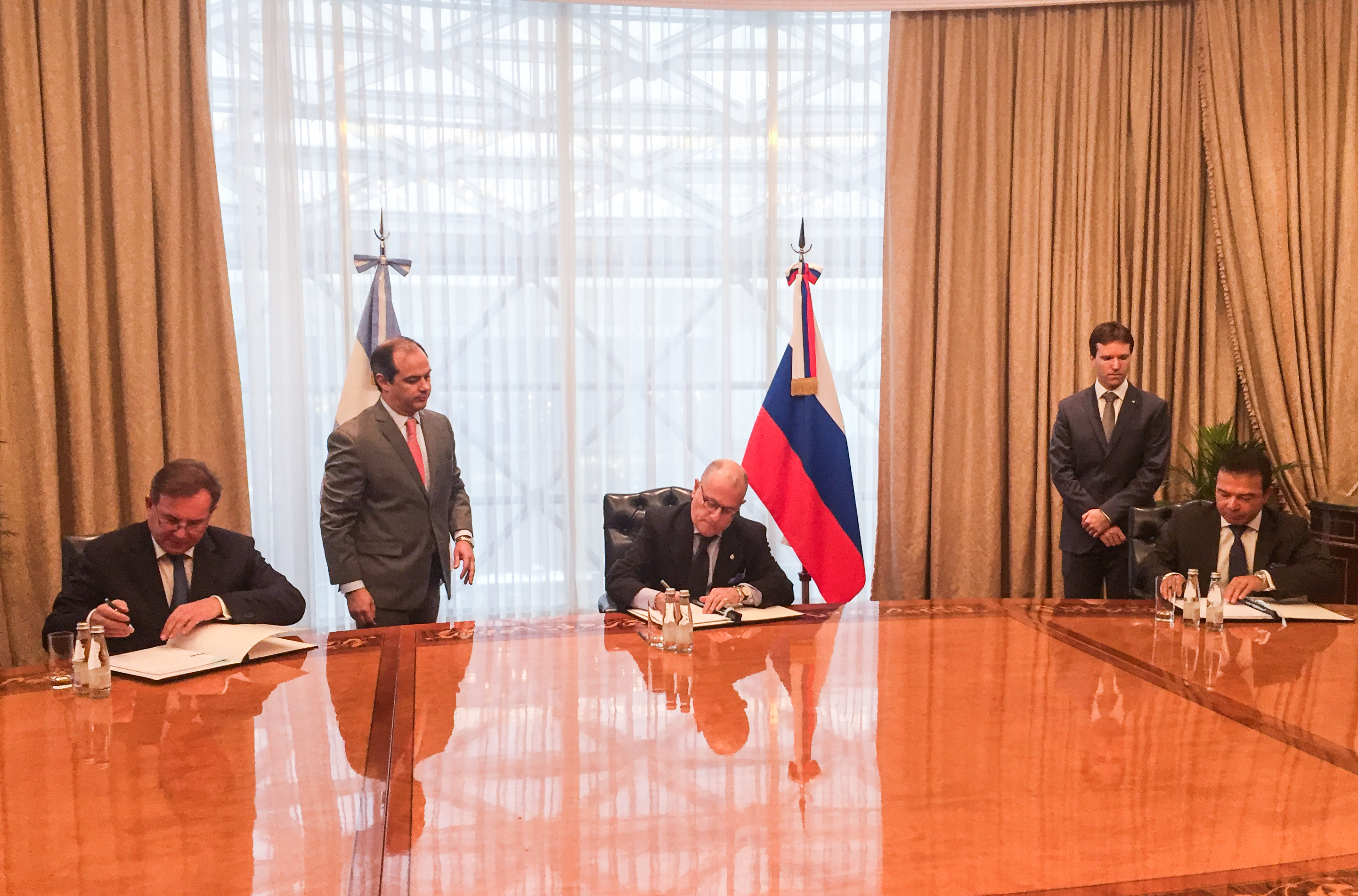 Rosatom y el Ministerio de Ciencia y Tecnología de Argentina firmaron el Memorándum de cooperación en esfera del desarrollo de tecnologías de extracción de uranio